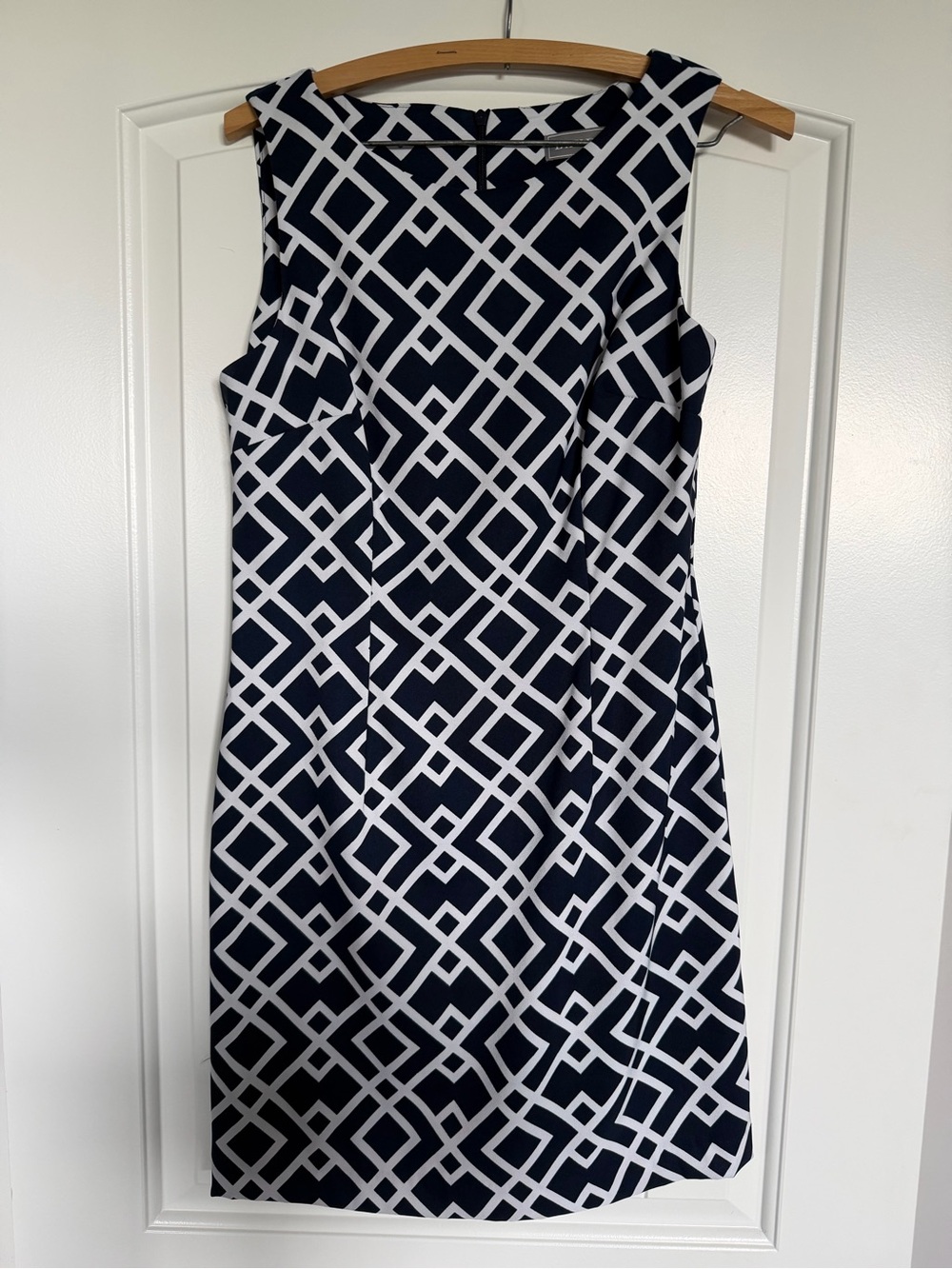 Laura Navy and White Sleeveless Geometric Mini Dress Size 6